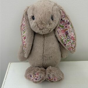 Blossom Beige Bunny Pedal Jellycat new with tags